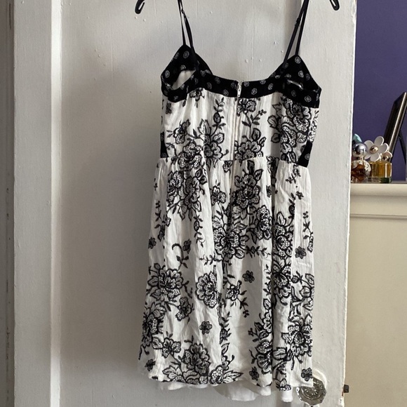 Floral dress - Picture 4 of 6